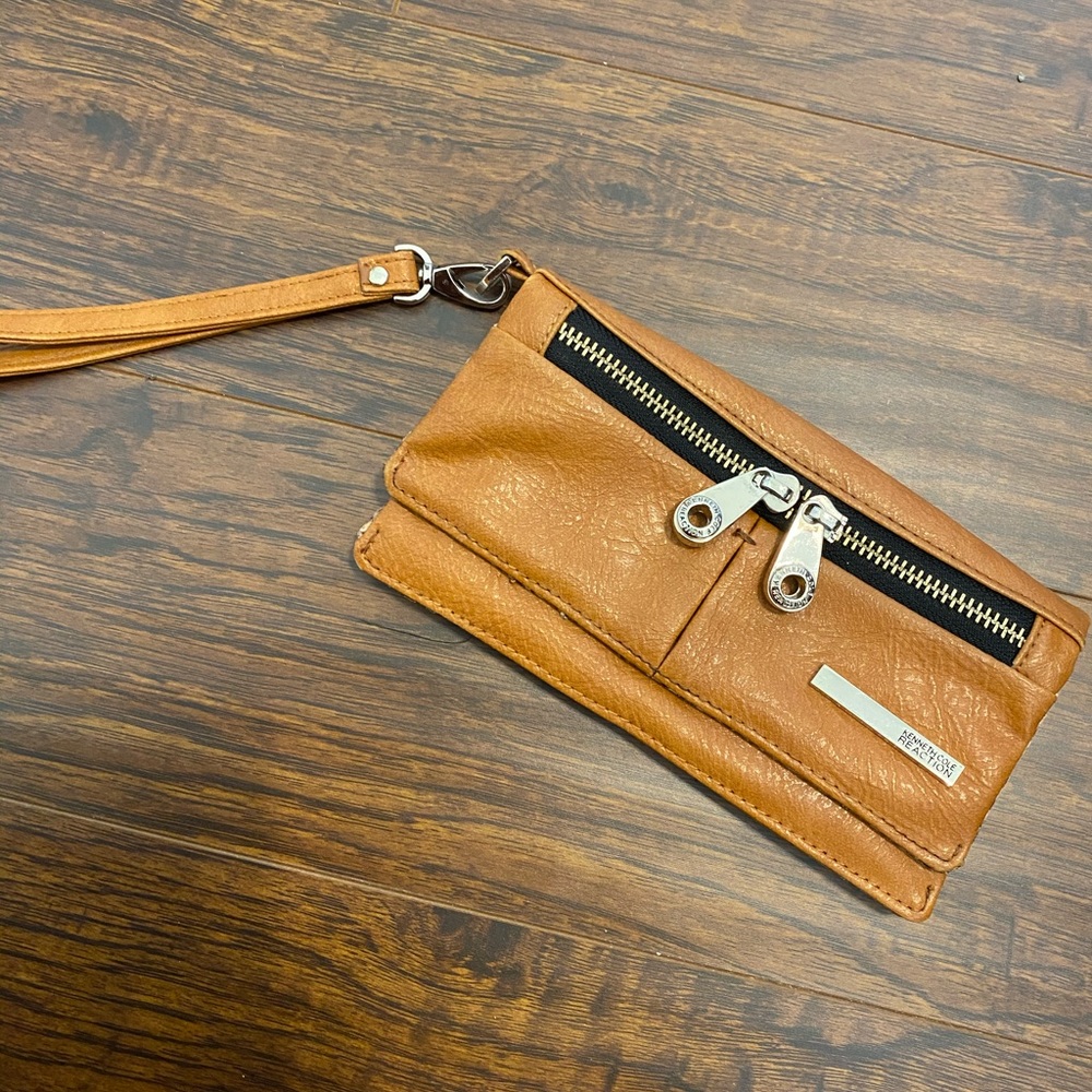 Kenneth Cole wristlet